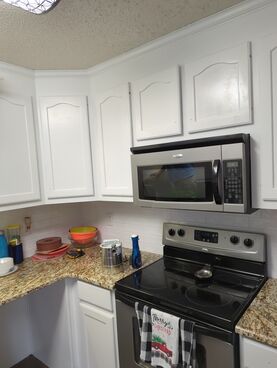 Before And After Cabinets Painting Services in Denver, NC (2)